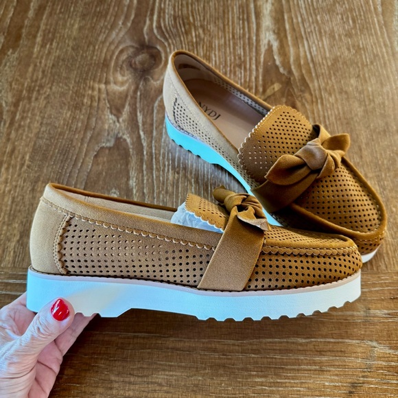 NEW camel colored NYDJ Okoa bow loafers 8.5M - Picture 3 of 12
